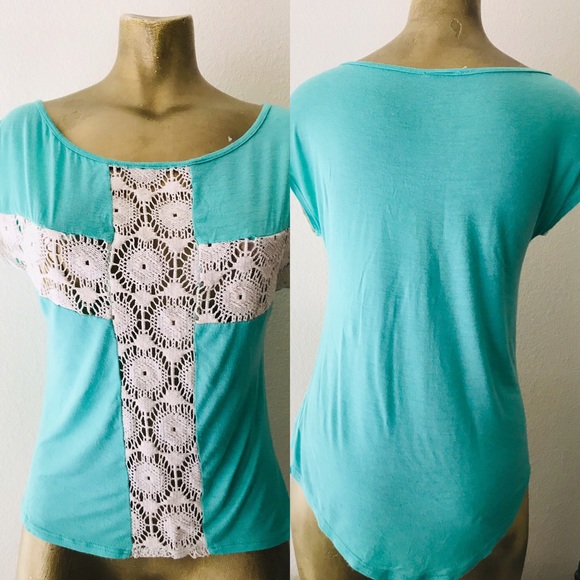 Beautiful Seafoam Top With Lace CROSS M - Picture 2 of 11